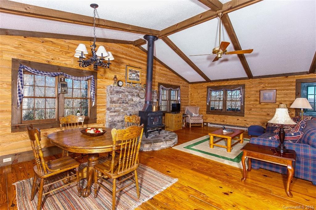 693 Unvdatlvi Court - Photo 7
