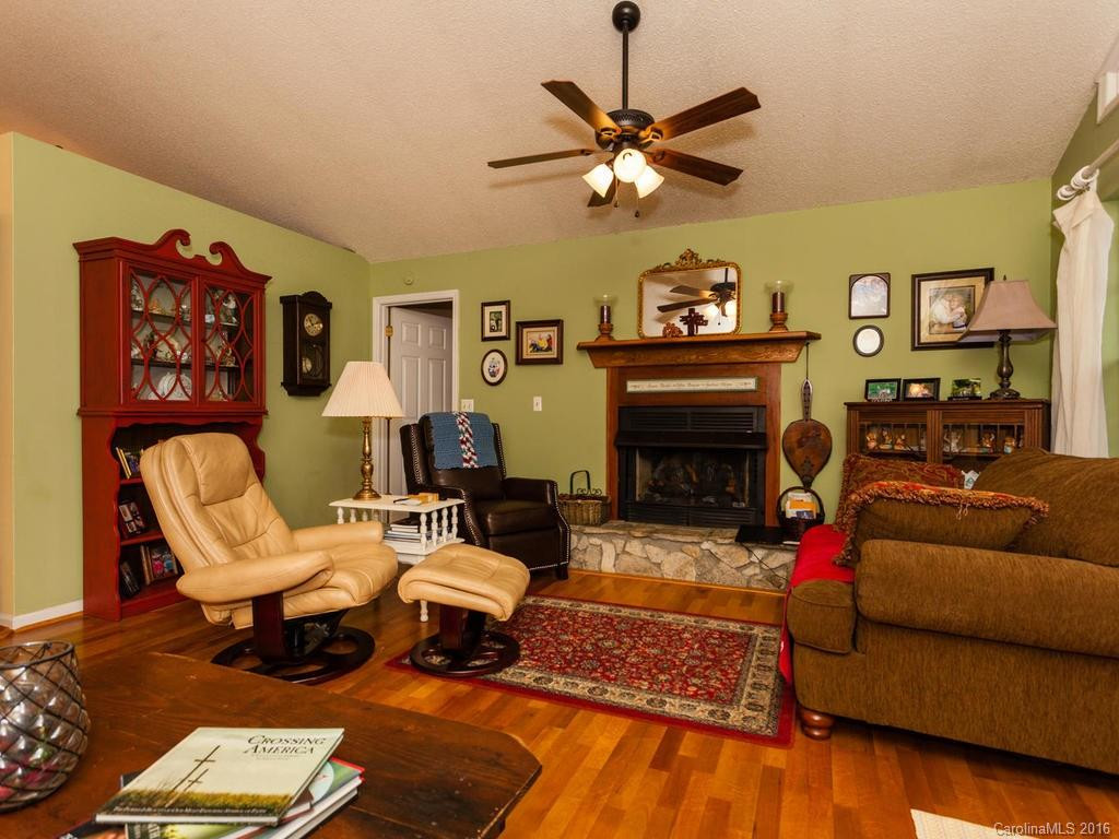 7 Denver Drive - Photo 4