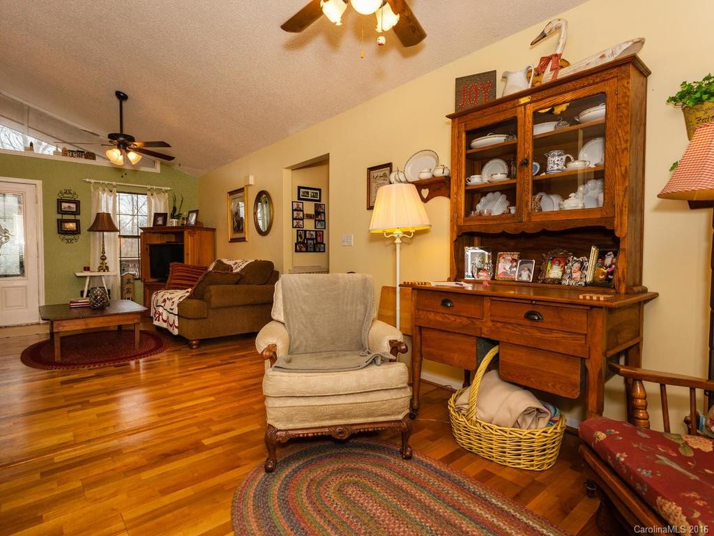 7 Denver Drive - Photo 5