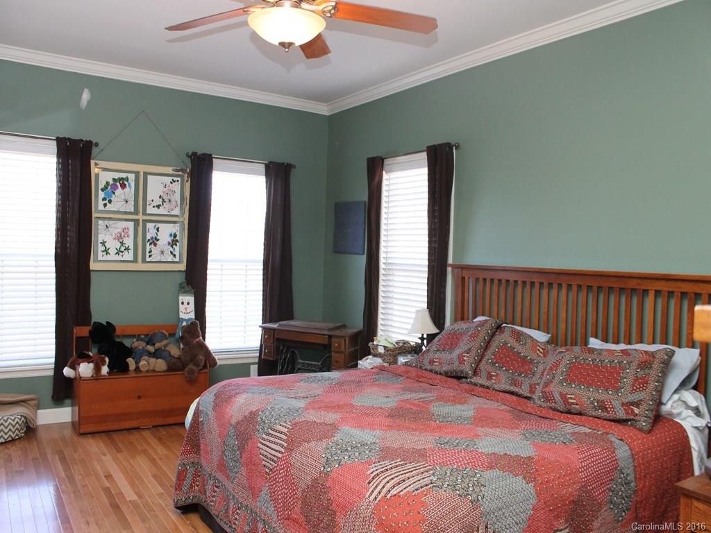 128 Carriage Drive #9 - Photo 4