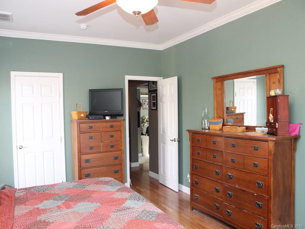 128 Carriage Drive #9 - Photo 5