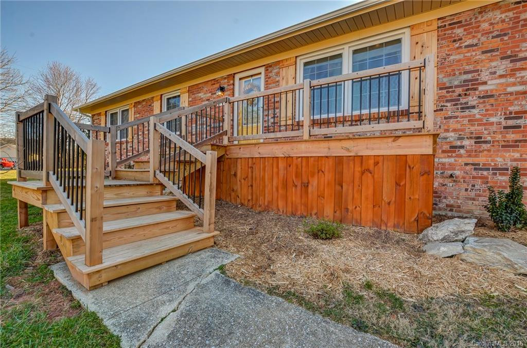 102 Tawn Drive - Photo 2