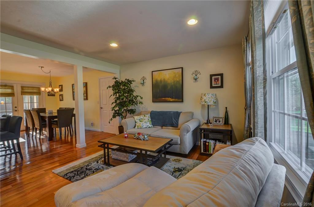 102 Tawn Drive - Photo 4