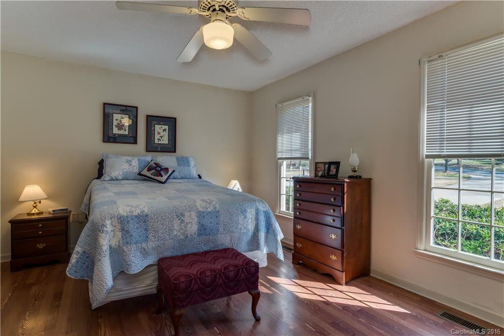 151 Woodland Hollow - Photo 11