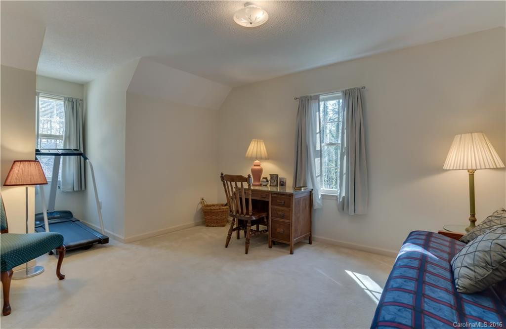 151 Woodland Hollow - Photo 15