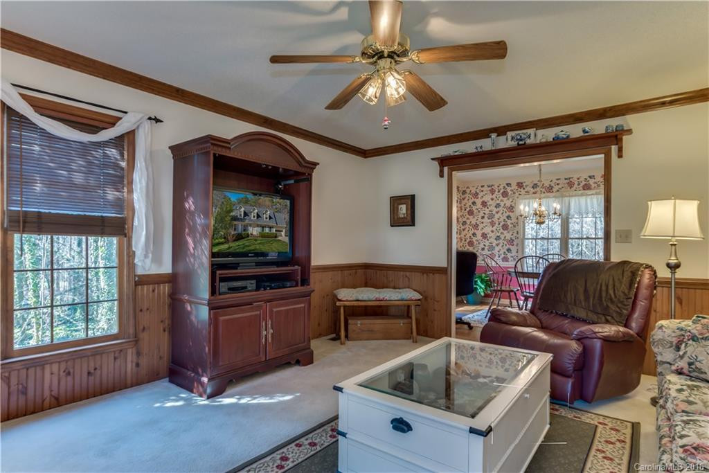 151 Woodland Hollow - Photo 3