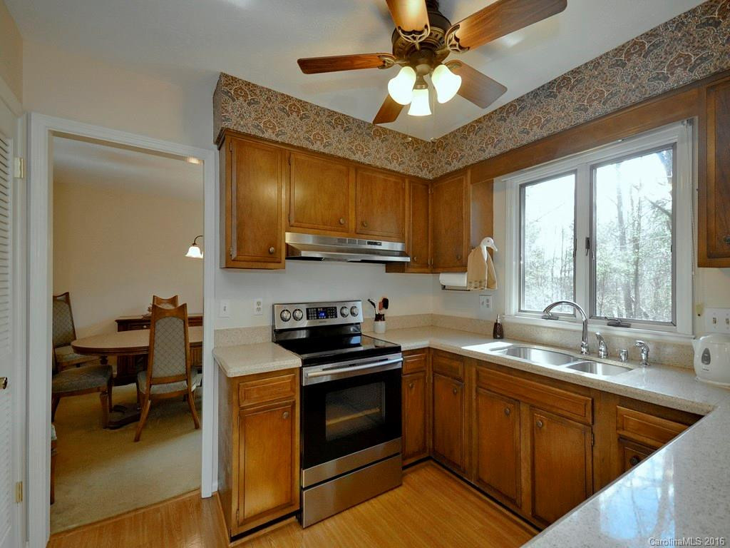 34 Spring Forest Circle - Photo 4