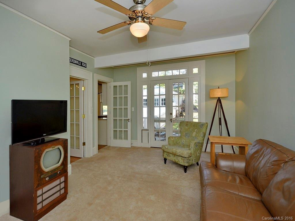 891 Hendersonville Road - Photo 6