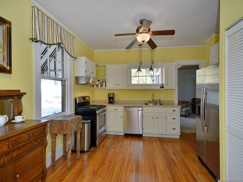 891 Hendersonville Road - Photo 7