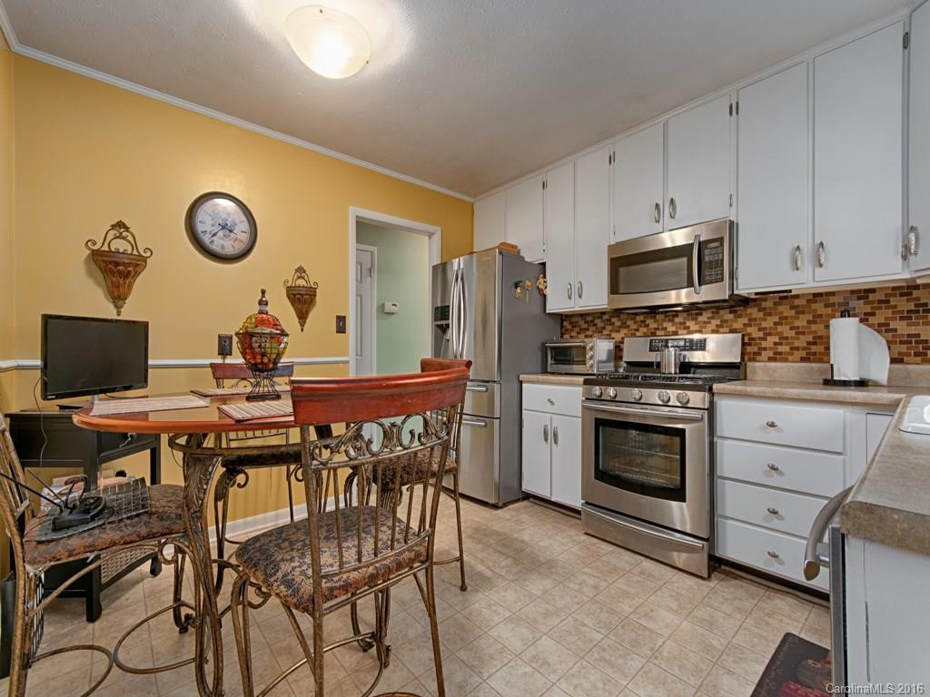 22 Waters Road - Photo 8