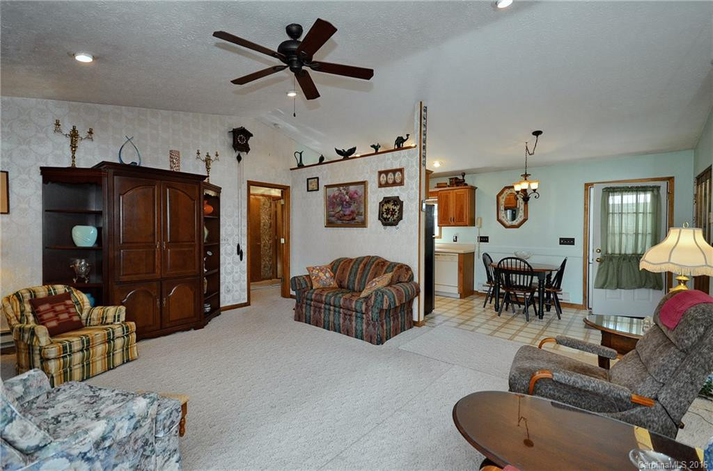 144 Skyway Drive - Photo 3