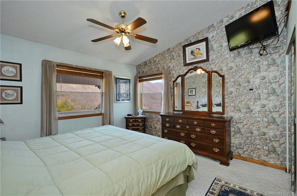 144 Skyway Drive - Photo 9