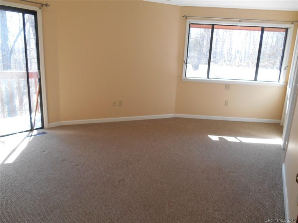 12 Hollyridge Lane - Photo 11