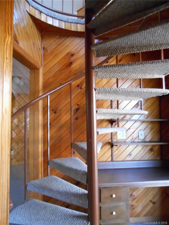 12 Hollyridge Lane - Photo 15