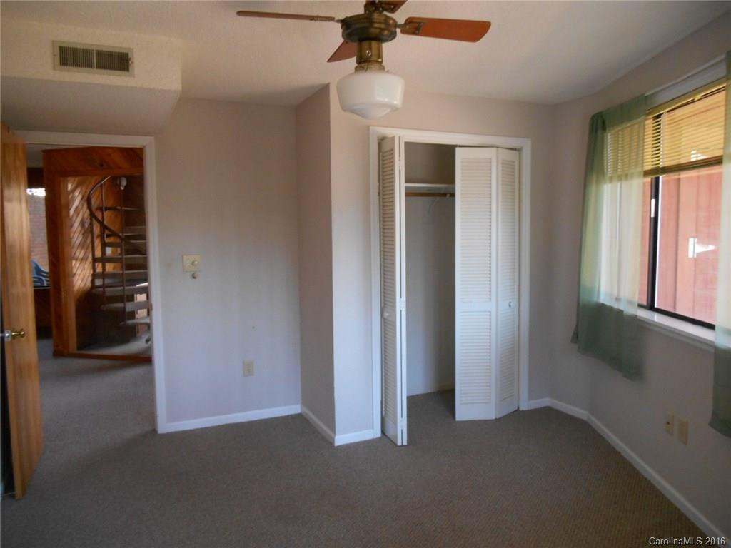 12 Hollyridge Lane - Photo 21