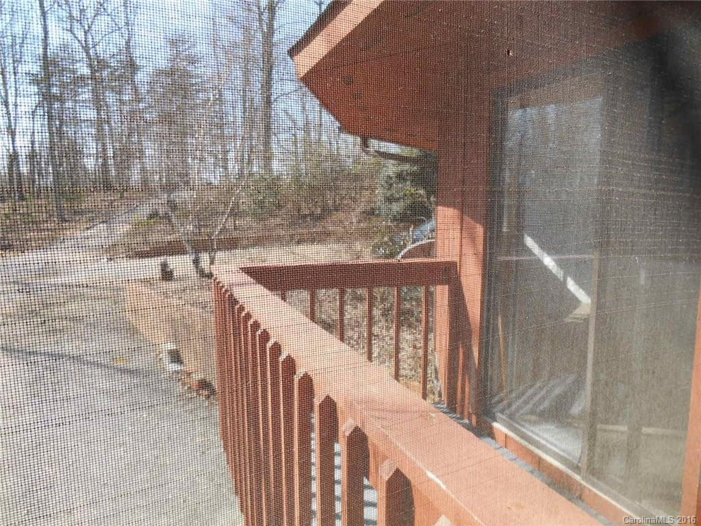 12 Hollyridge Lane - Photo 10