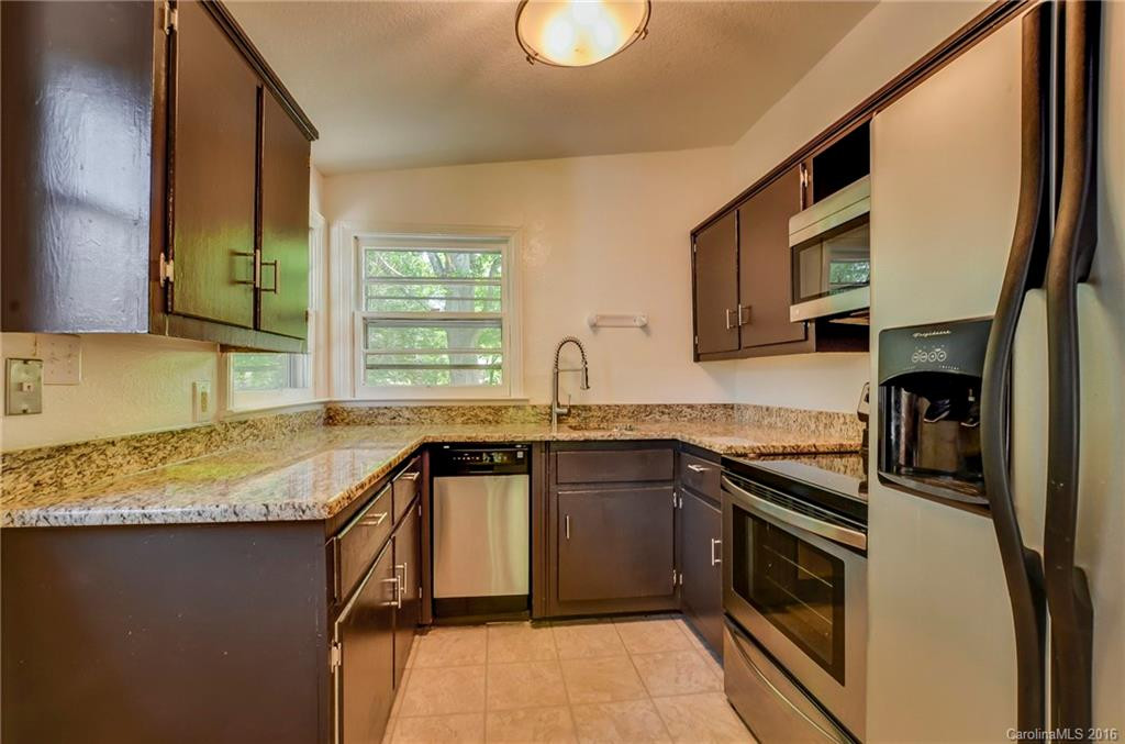87 Hampton Street - Photo 3