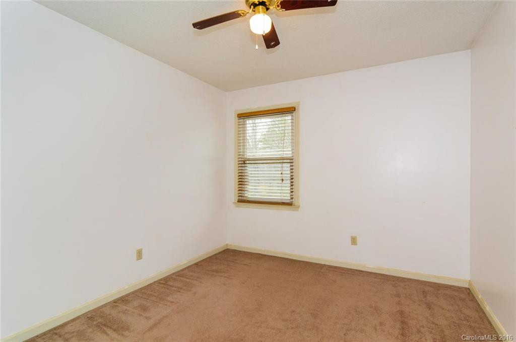 11 Fox Lair Court - Photo 20