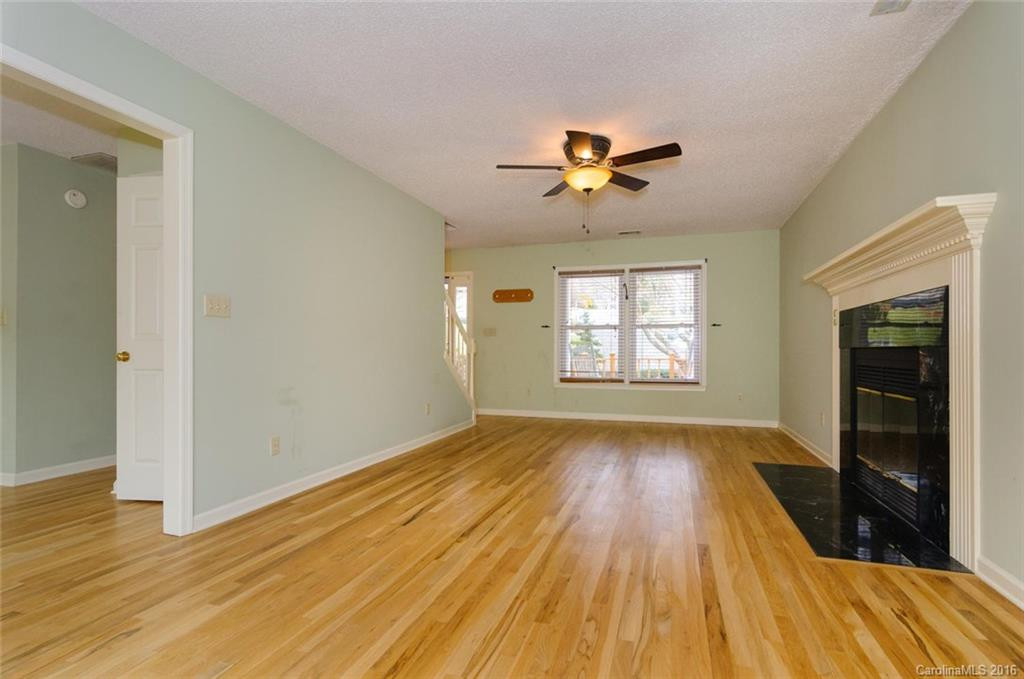 11 Fox Lair Court - Photo 6