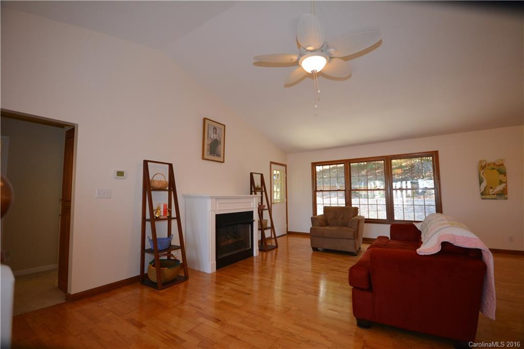 16 Foothills Road - Photo 3