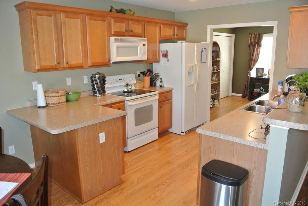 10 Comer Drive - Photo 2