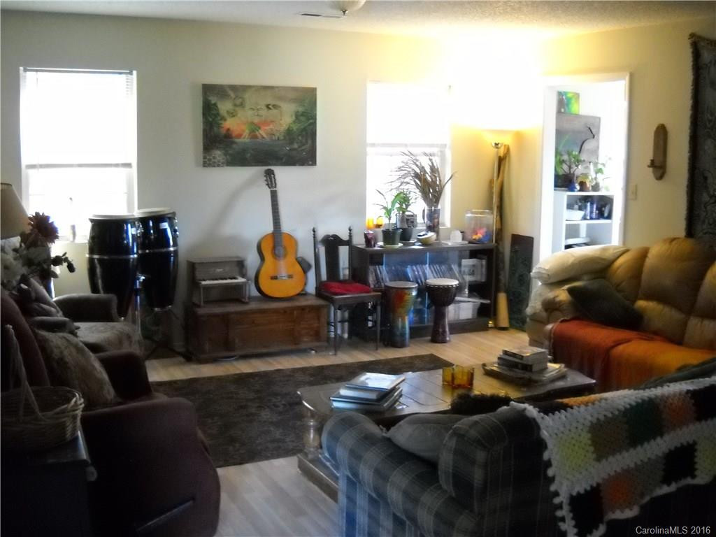 79 Carroll Avenue - Photo 3