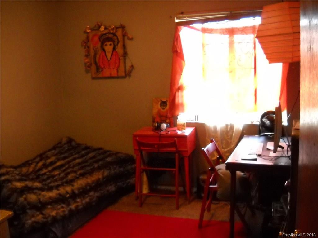 79 Carroll Avenue - Photo 9