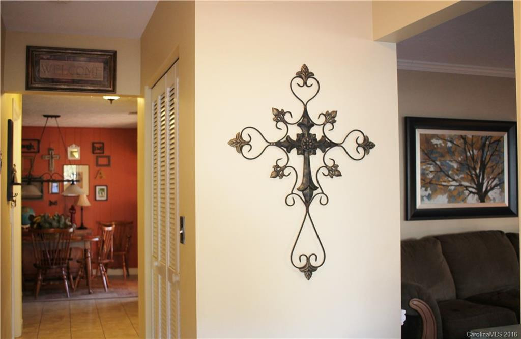 111 Bumont Drive - Photo 2