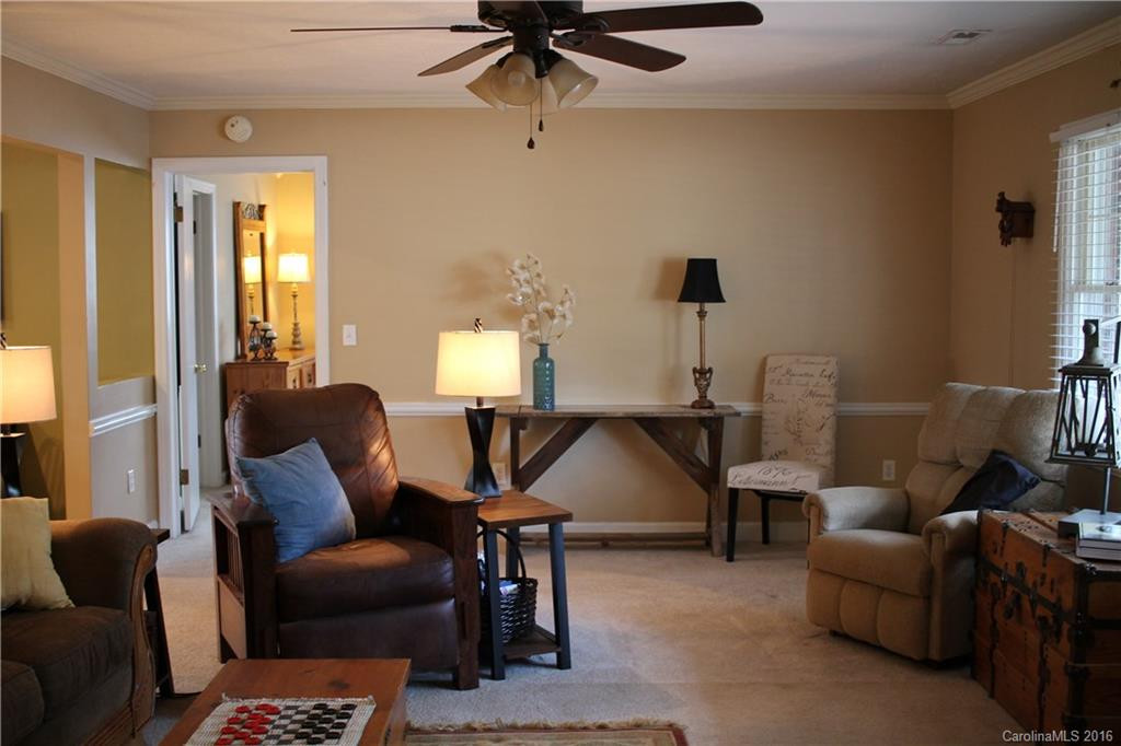 111 Bumont Drive - Photo 4