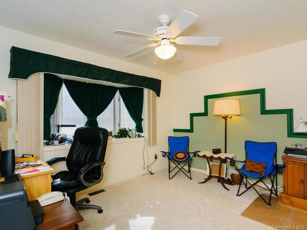 151 Kalmia Terrace - Photo 16