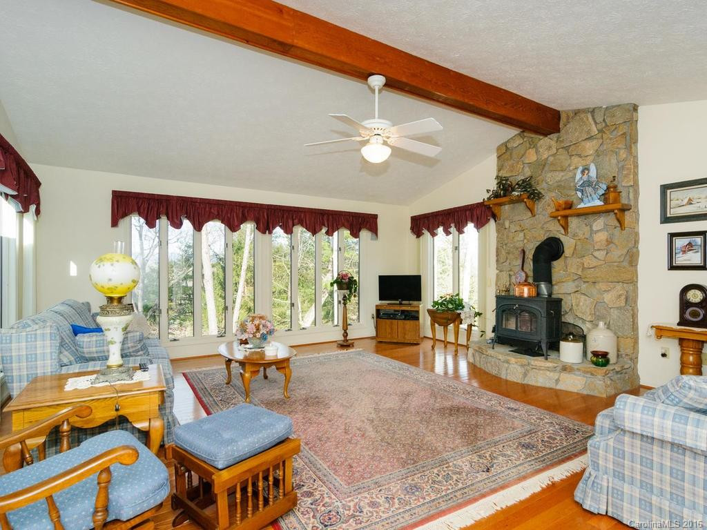 151 Kalmia Terrace - Photo 4