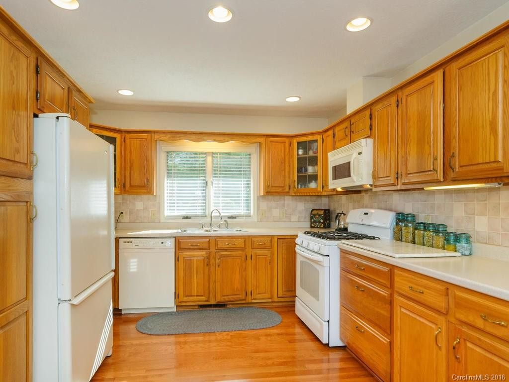 151 Kalmia Terrace - Photo 10