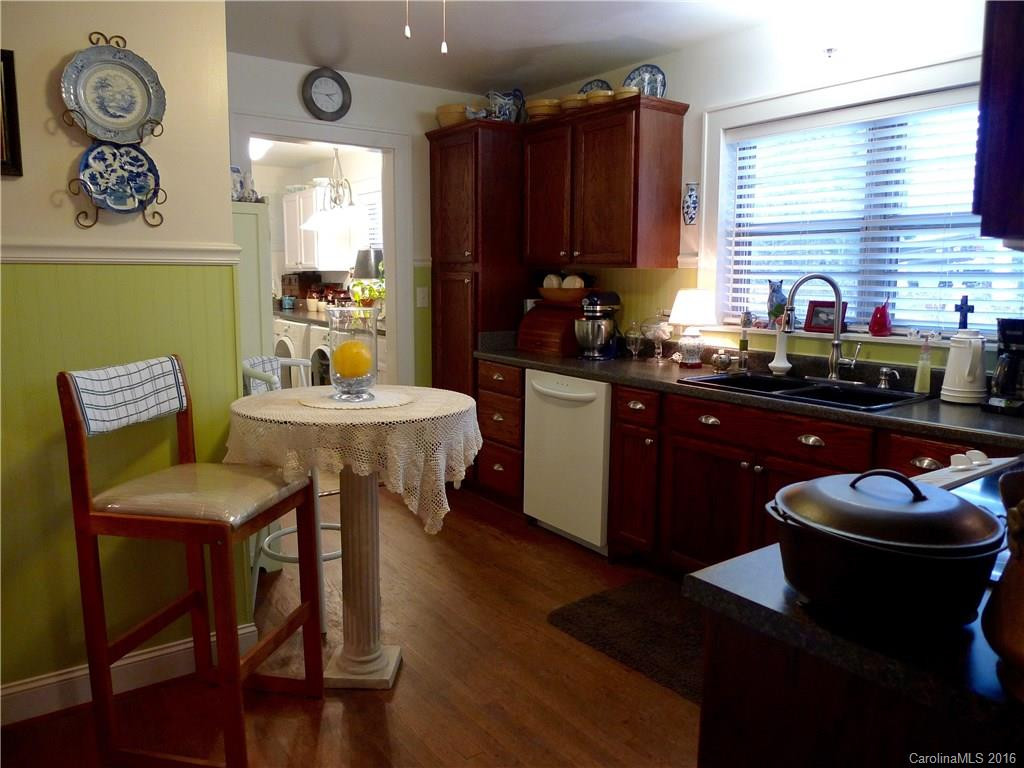 260 Fleming Drive - Photo 2