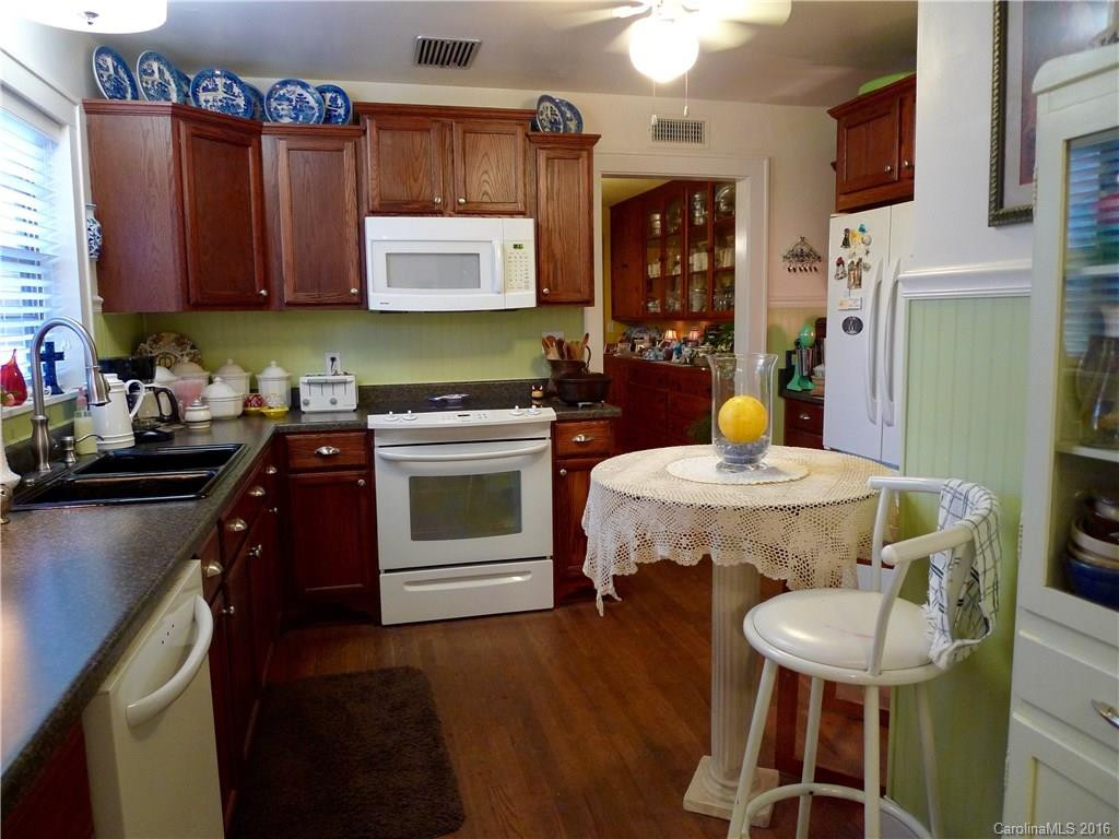 260 Fleming Drive - Photo 3