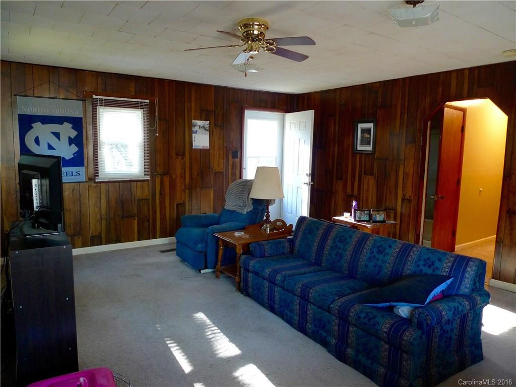 1314 Buckhorn Tavern Road - Photo 2