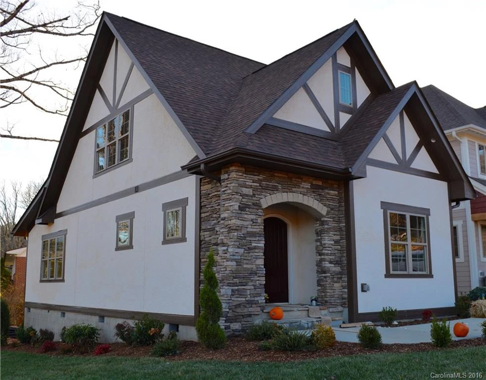 17 Tudor Way