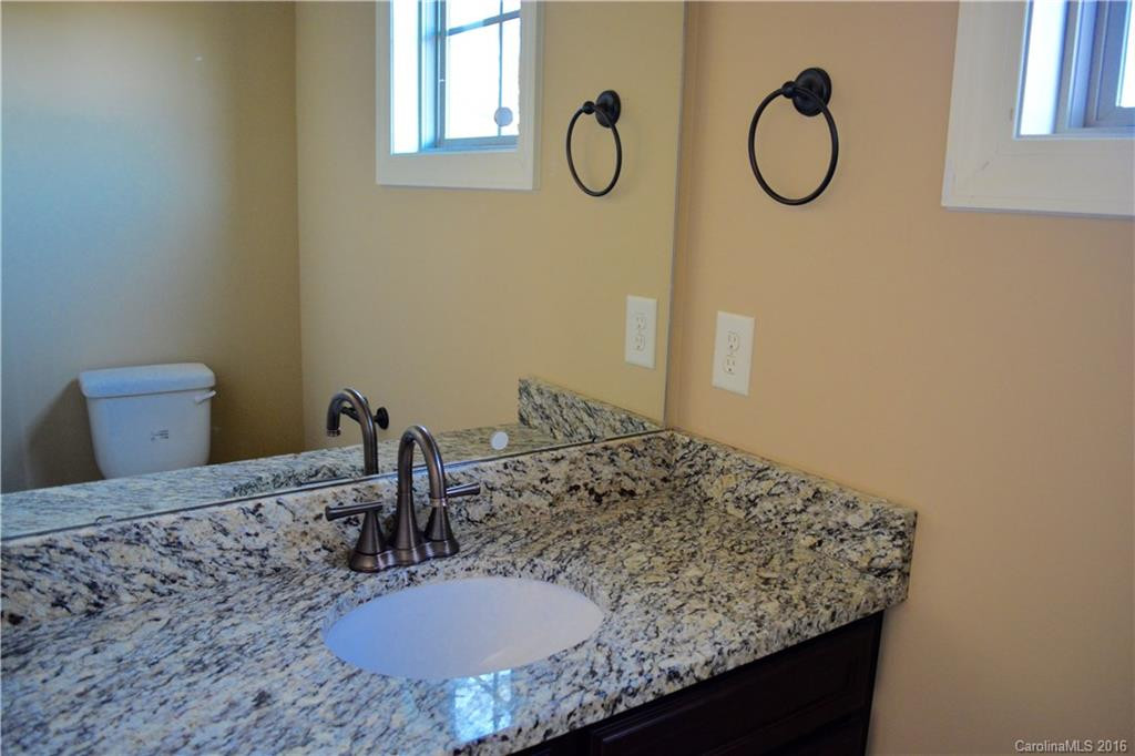 17 Tudor Way - Photo 5