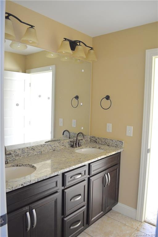 17 Tudor Way - Photo 6