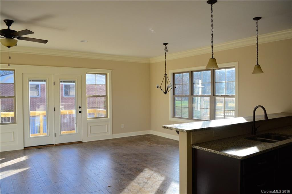 17 Tudor Way - Photo 8