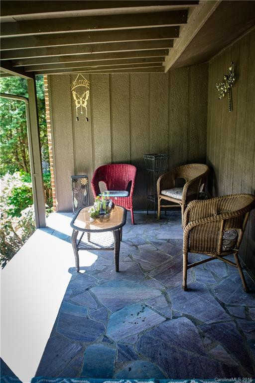 136 Bishop Lane - Photo 3