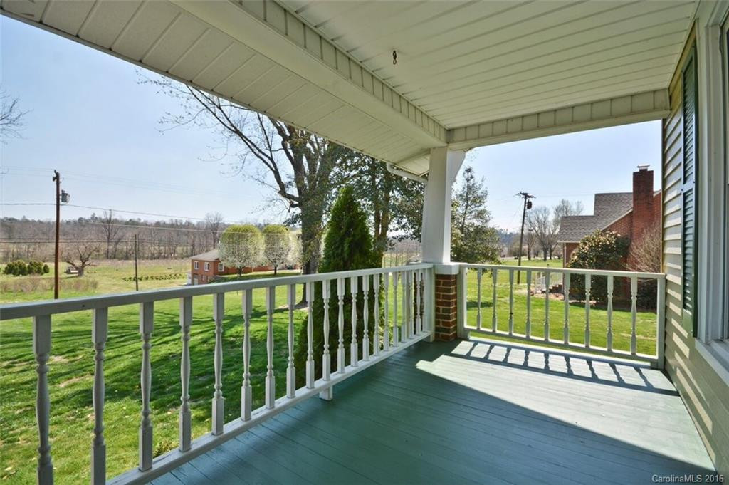 753 Lake Tahoma Road - Photo 3