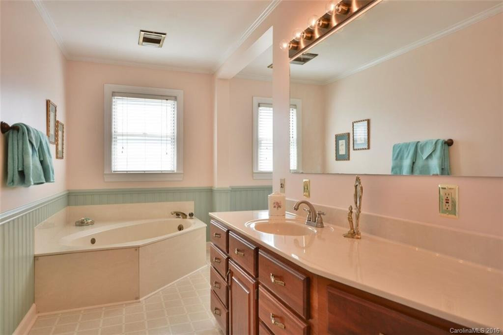 753 Lake Tahoma Road - Photo 8