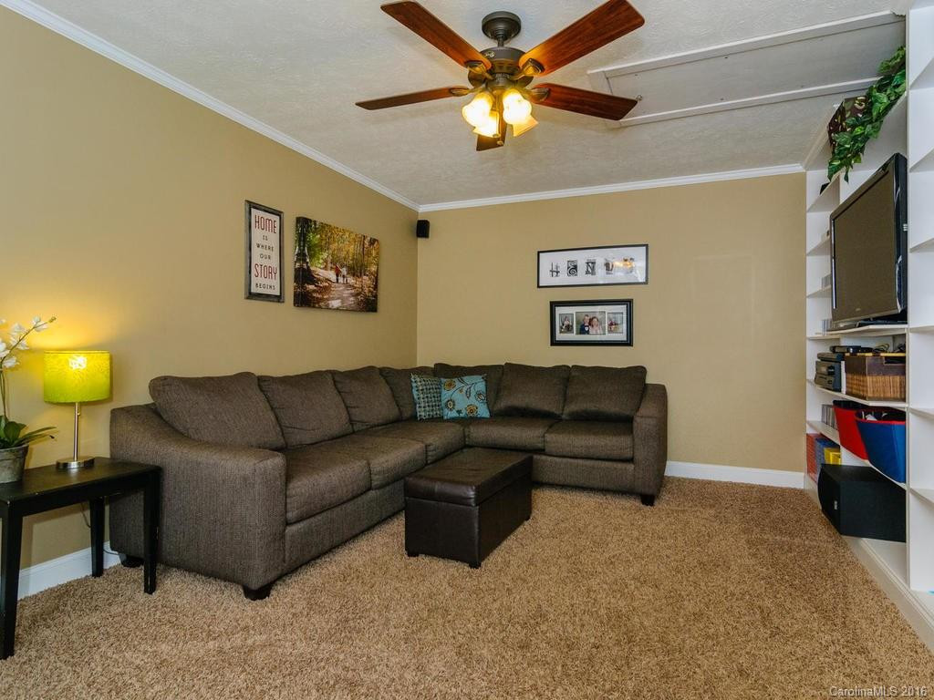 7 Overlook Court - Photo 13