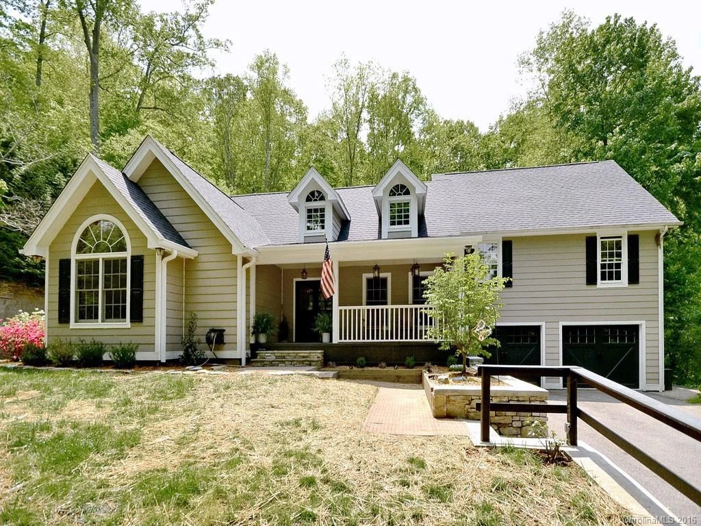 35 Oak Hollow Drive