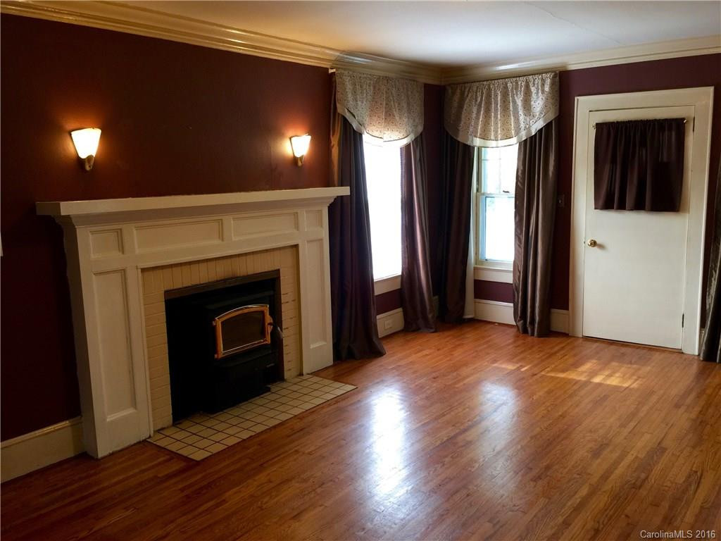 321 Oak Street - Photo 2