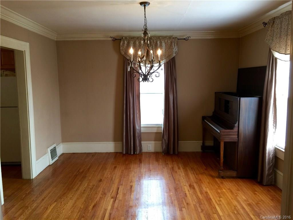 321 Oak Street - Photo 3