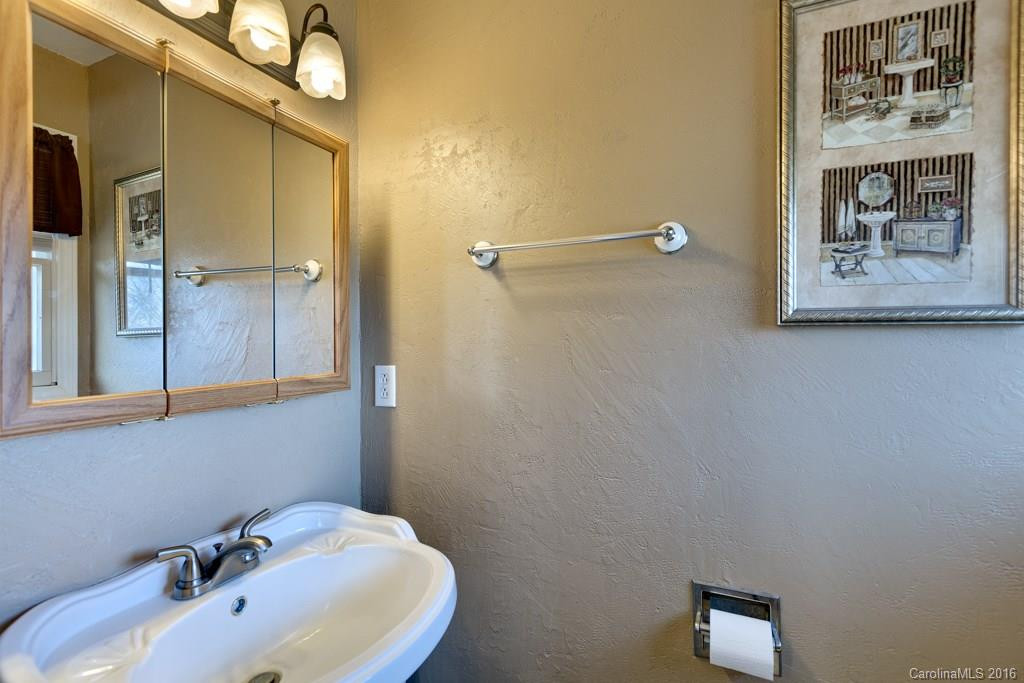 1318 Alexander Road - Photo 17