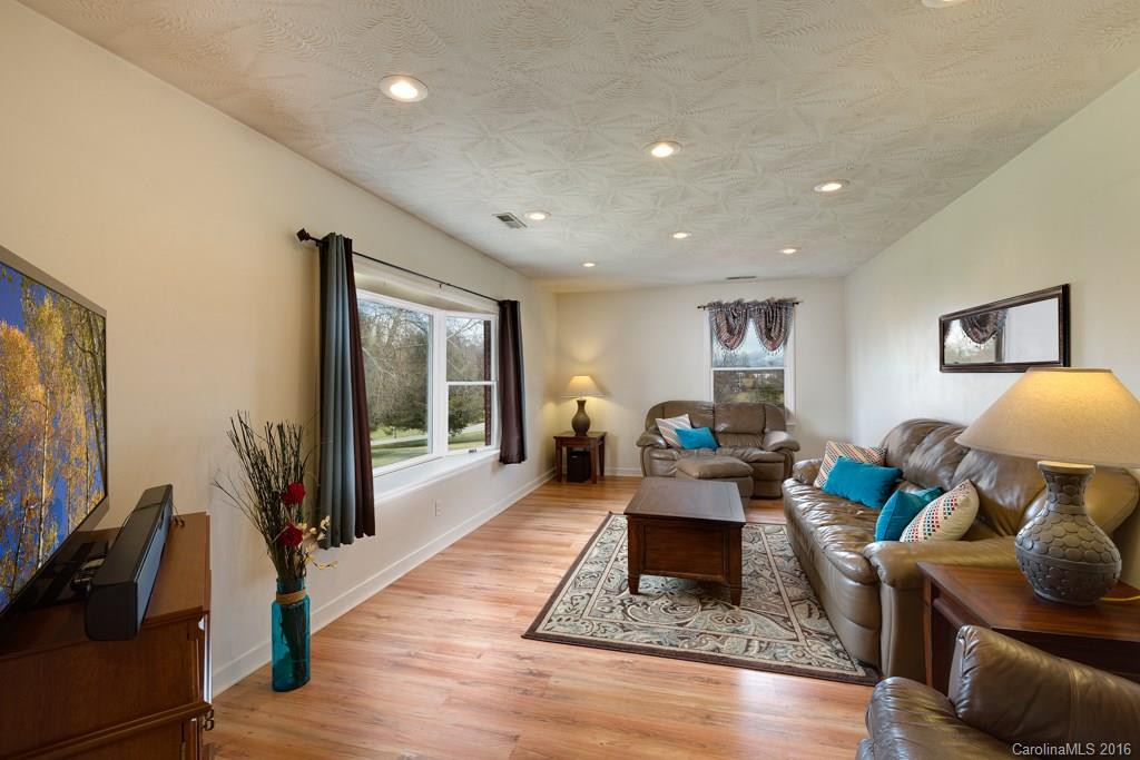 1318 Alexander Road - Photo 8