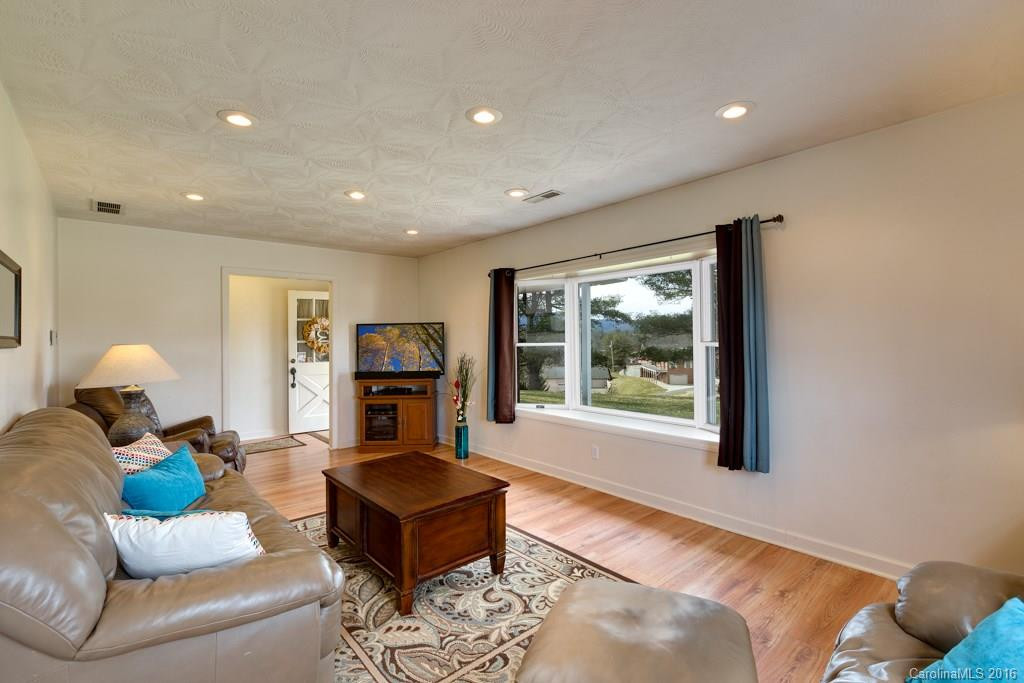 1318 Alexander Road - Photo 9