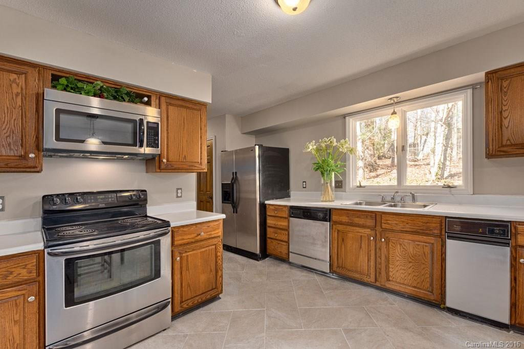 30 Hickory Hills Drive - Photo 6